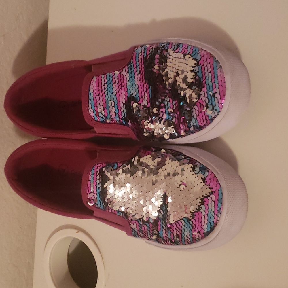 Cat and Jack girls shoe